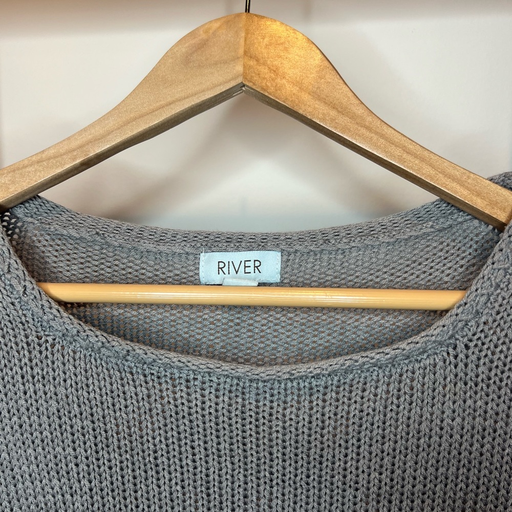 River gray sweater with front pocket and cute button detail in back. Size XL. - Picture 2 of 3